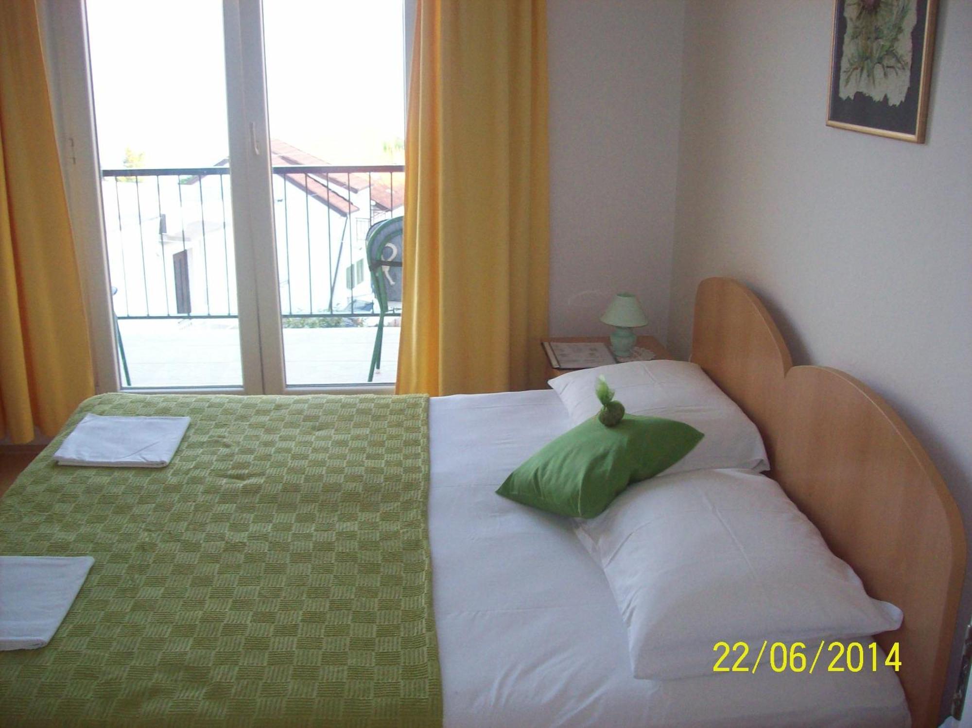 Guesthouse Podaca Buitenkant foto